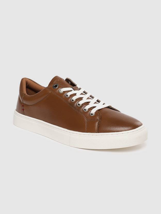 levis sneakers flipkart