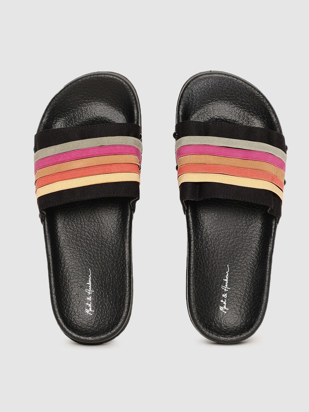 Mast and harbour slippers store