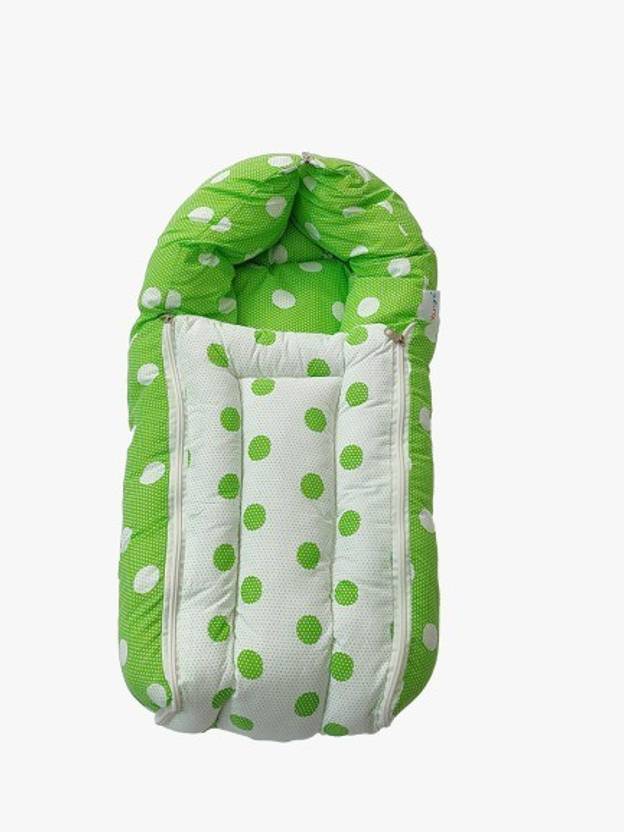 Baby sleeping carry bed