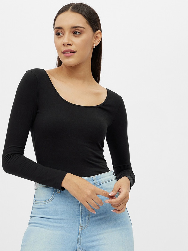 black long sleeve scoop neck shirt