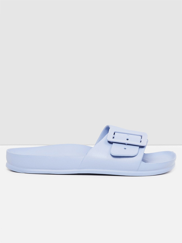 Max chappals online clearance