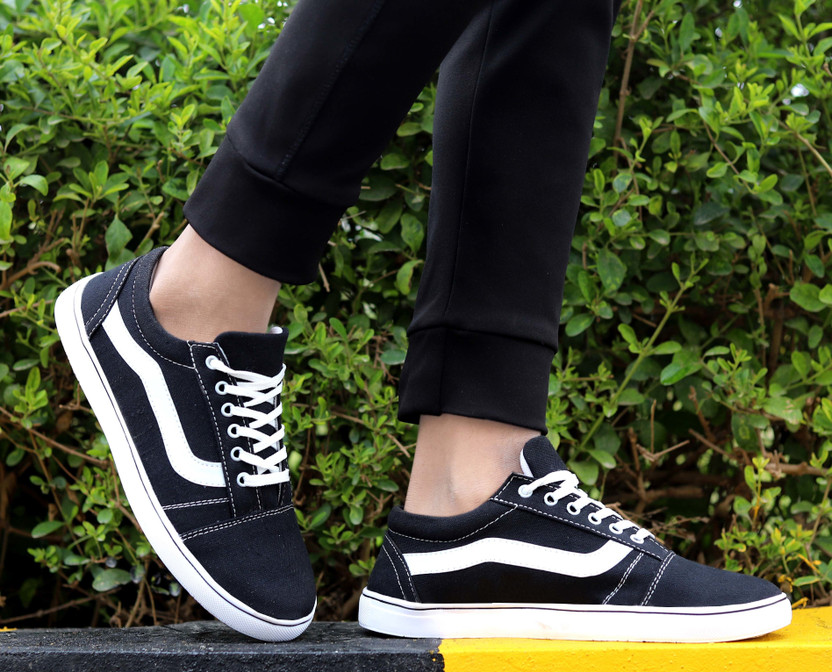 Black sneakers flipkart clearance