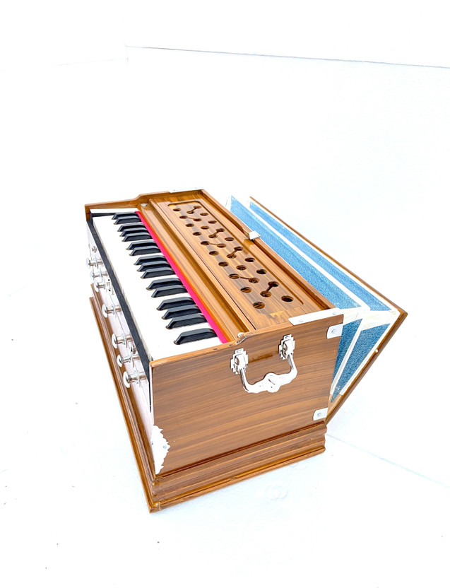 KHALSA MUSICAL 3.2 Octave Hand Pumped Harmonium (Two Fold Bellow, Bass Reed) 3 1/4 Octave, Double Bellow, 39 Keys,7 Stopper 3.2 Octave Hand Pumped Harmonium(Three Fold Bellow, Bass Reed, Male Reed)