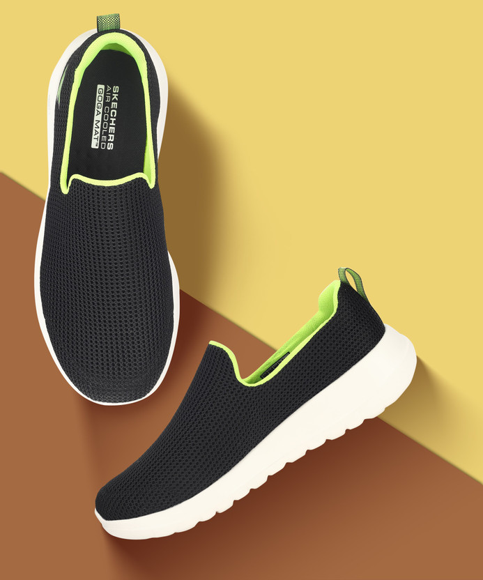 Skechers GO WALK MAX-DEED Walking Shoes 