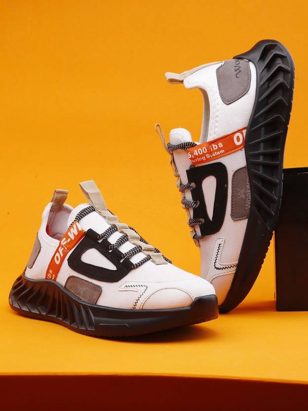 woakers sports shoes