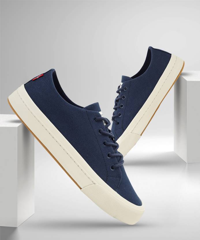levis sneakers flipkart