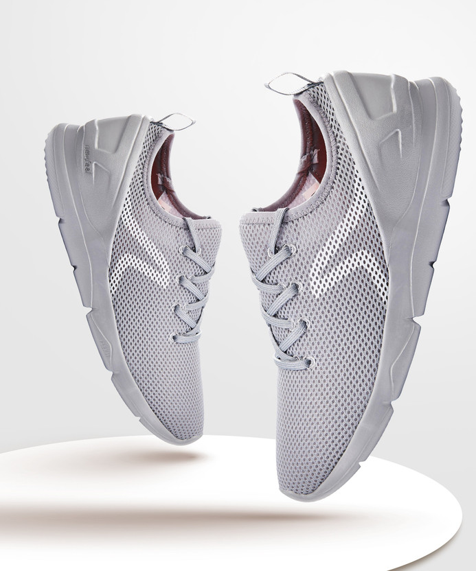 Decathlon PW 100 Walking Shoes 