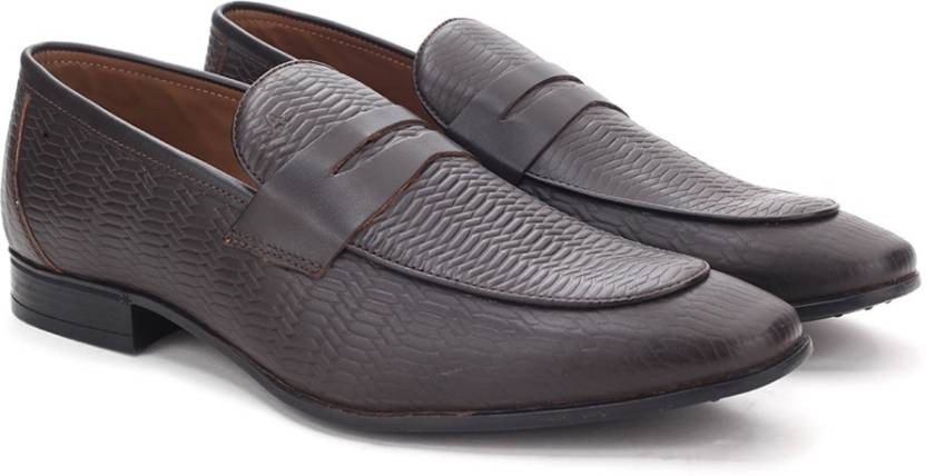 For 1053/-(65% Off) Arrow Shoes & Sandals flat 65% off at Flipkart