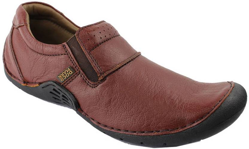 Men's Footwear Guide to Shoes and Boots From Adidas to Nike, there is a selection of the best in the market to cater, from gym shoes, to trail running to completing a marathon. Running shoes, gym shoes, basketball shoes, and trainers are all available on Snapdeal. When buying athletic shoes, be sure .