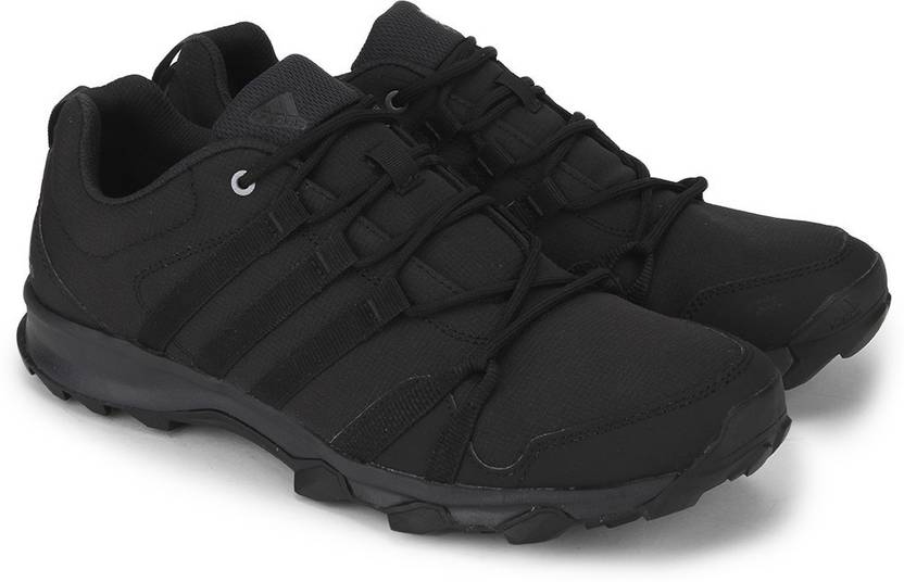 adidas tracerocker uomini all'aperto per gli uomini comprano scarpe cblack / dkgrey adidas tracerocker uomini all'aperto per gli uomini comprano scarpe cblack / dkgrey