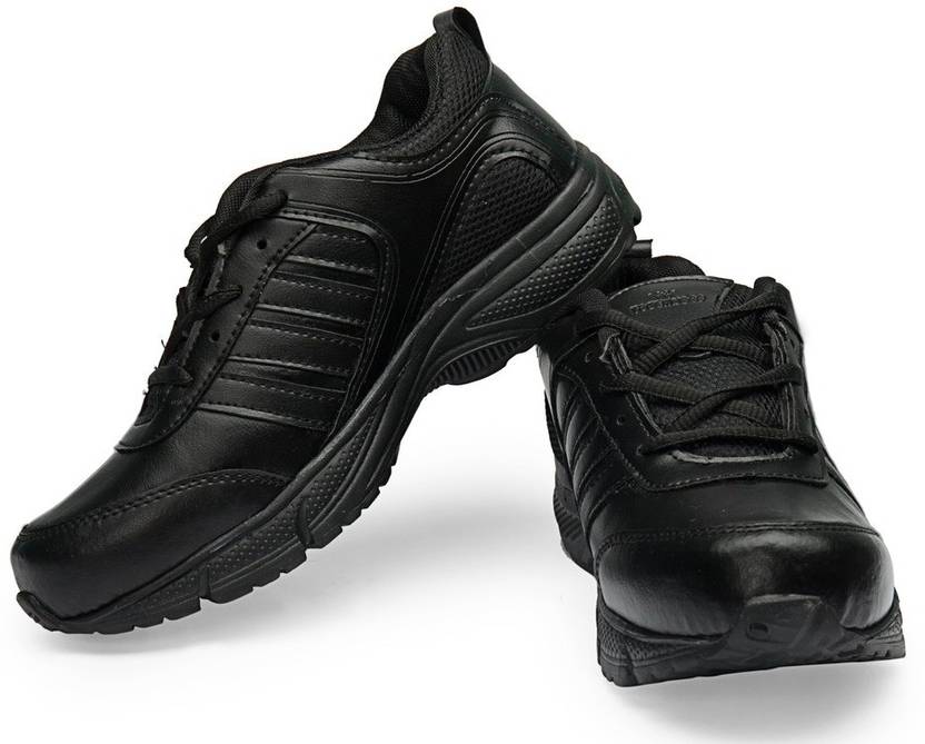 black sports shoes flipkart