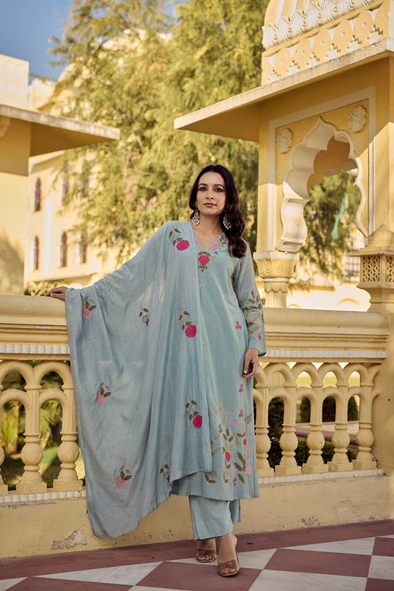 Being Womn Women Kurta Pant Dupatta Set