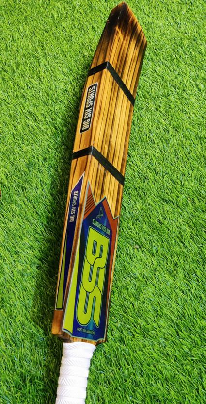 Willow master Hard Tennis Triple Blade Kashmir Willow Cricket  Bat For 15+ Yrs(1 kg)