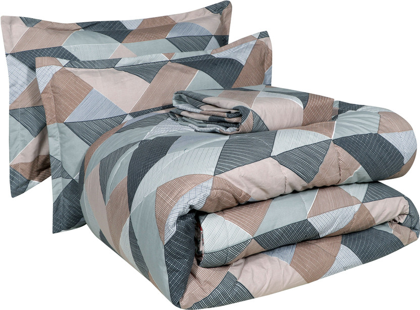 Flipkart SmartBuy Microfiber Double King Sized Bedding Set(Brown ( 4pcs Bedding Set | 1 Comforter 1 Double Bed Sheet 2 Pillow Covers), Complete 4pcs Bedding Set | 1 Reversible Comforter | 1 Double Bed Sheet | 2 Pillow Covers)