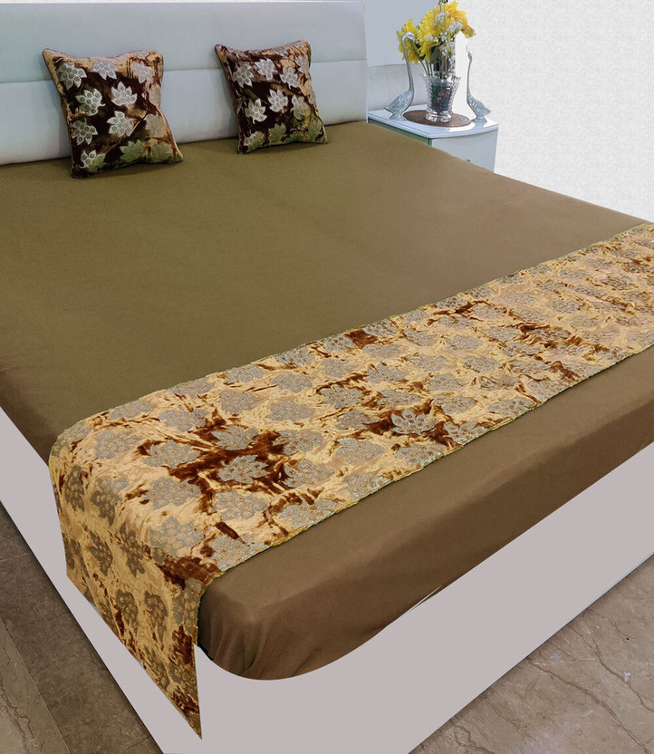 GOOD VIBES Velvet King Sized Bedding Set(Brown, Gold, This velvet bed runner set is a combo pack of 3 pieces which Includes 1 runner - 16" × 86" Inches & 2 cushions covers - 16" × 16" Inches)