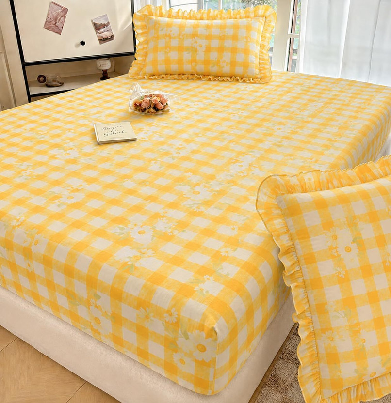 TINDLER TINDLER KNOTS Cotton Queen Fitted (Elastic) 300 TC Printed 1 Summer Bedsheet with 2 Pillow Covers(Yellow Check) - Flipkart Deal