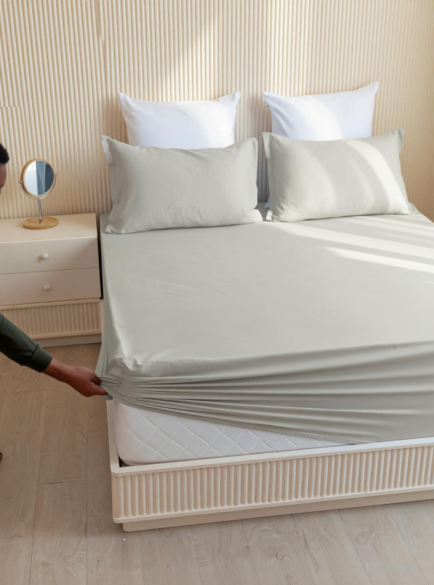 HOMEMONDE Cotton Double Fitted (Elastic) 210 TC Solid 1 Bedsheet with 2 Pillow Covers(Grey)