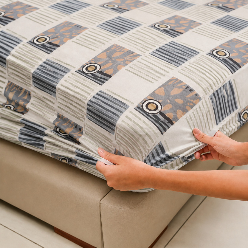 YaAkholic YaAkholic Microfiber Double Fitted (Elastic) 242 TC Printed 1 Bedsheet with 2 Pillow Covers(Cream, Brown) - Flipkart Deal