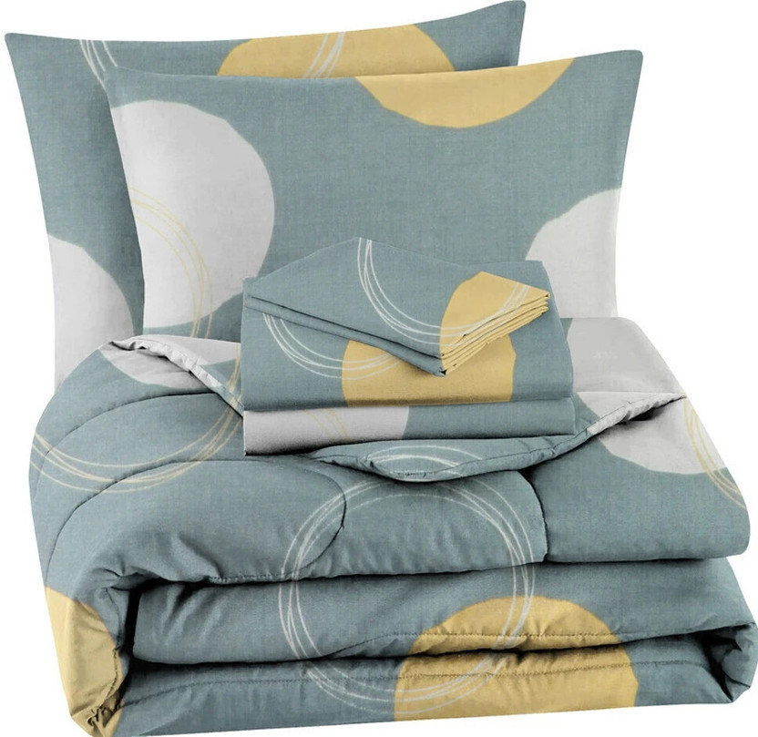 VAS COLLECTIONS Printed Double Quilt for  Heavy Winter(Microfiber, Grey & Yellow & White)