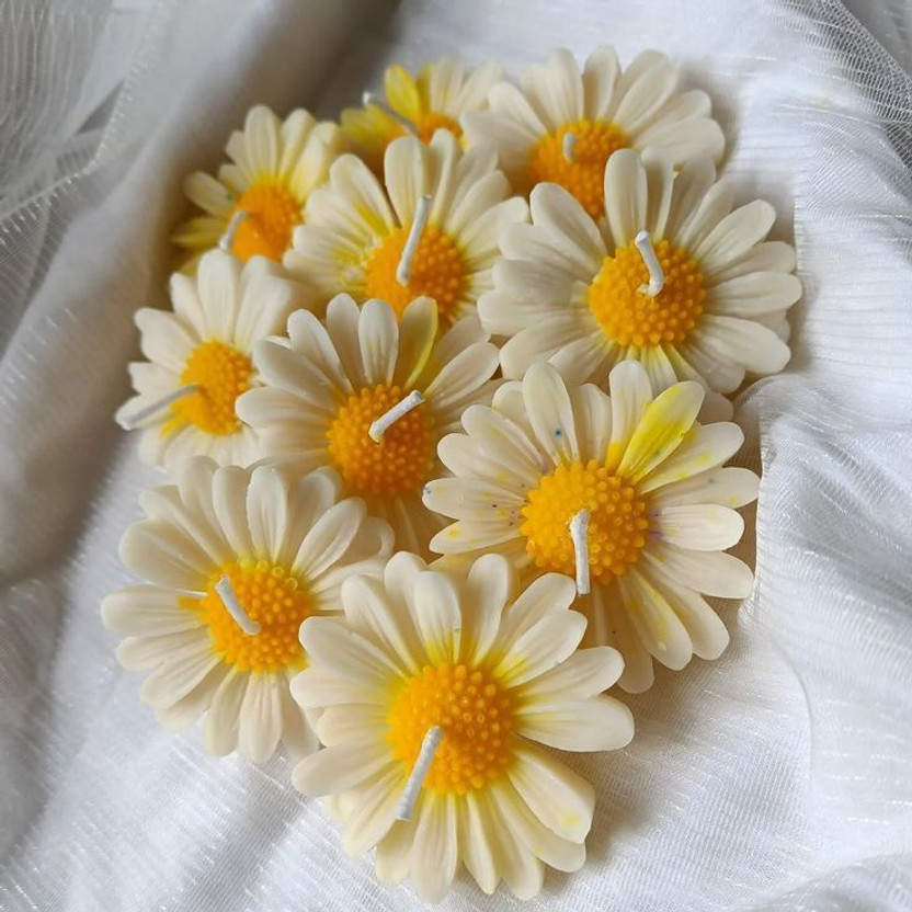 ARTCOLLECTIONS ARTCOLLECTIONS Sun Flower/Daisy Floating Candle (100% Soya Wax & Scented Candle) Candle(White, Yellow, Pack of 10) - Flipkart Deal