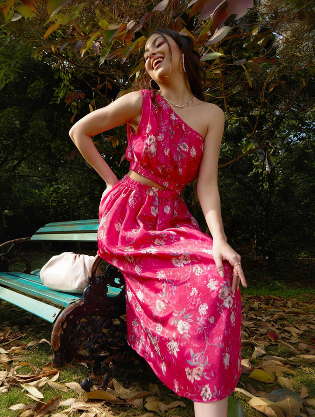 SASSAFRAS Women Two Piece Dress Pink, White Maxi/Full Length Dress