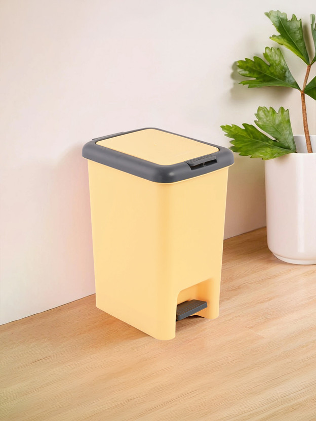 KUBER INDUSTRIES 6.5 LTR Dustbin for Kitchen & Home with Pedal | Yellow & Grey Plastic Dustbin(Yellow, Grey)