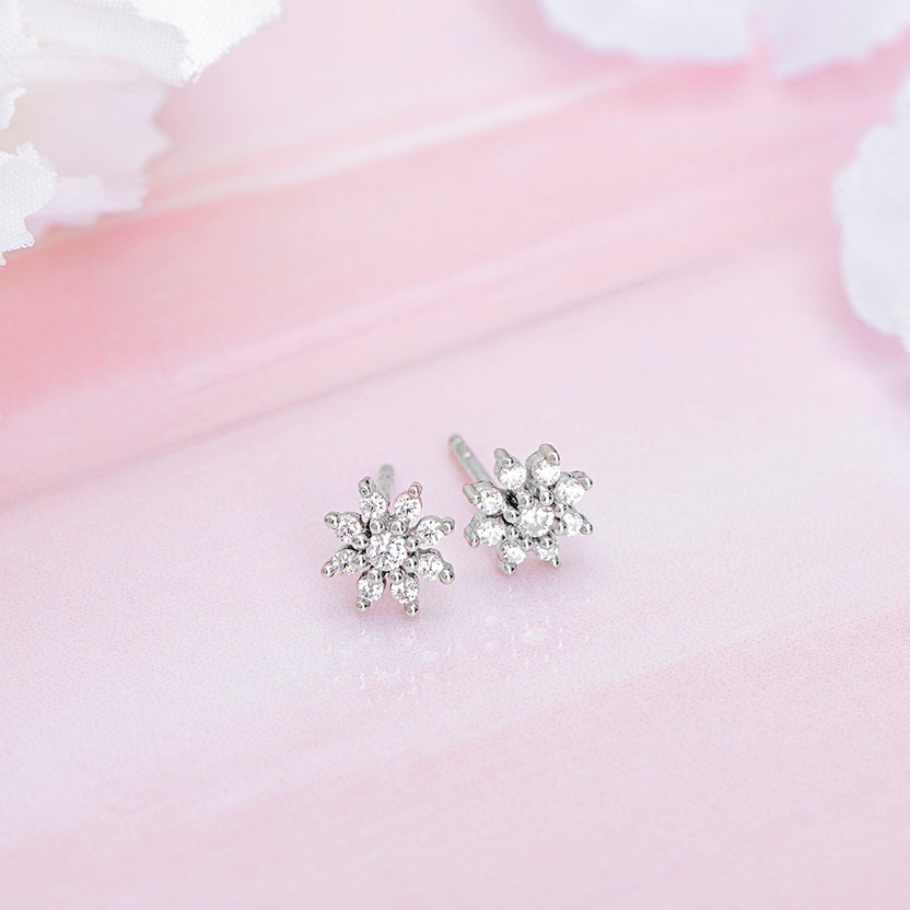 ZAVYA Snow Flakes Cubic Zirconia Studs Earrings | With Certificate of Authenticity Sterling Silver Stud Earring