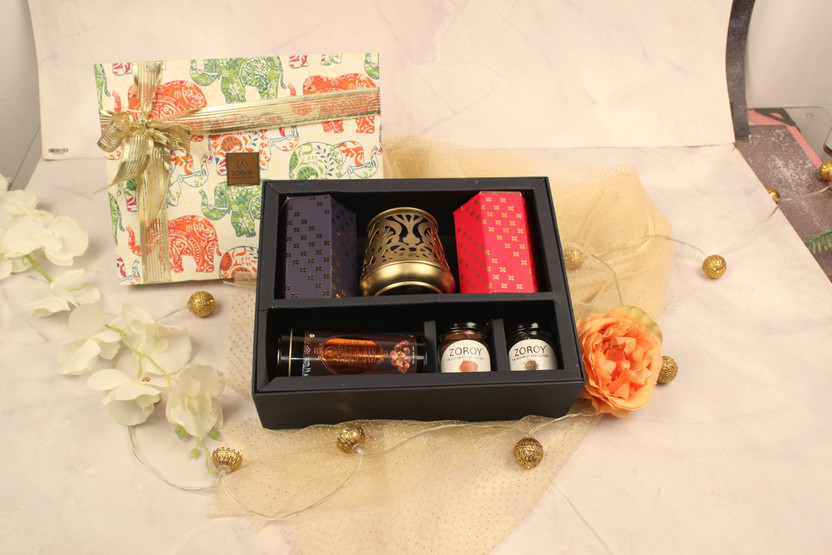 Zoroy Luxury Chocolate Festive Gift Hamper For Diwali Corporate Festive Birthday Weeding Christmas Combo(800 Gms)