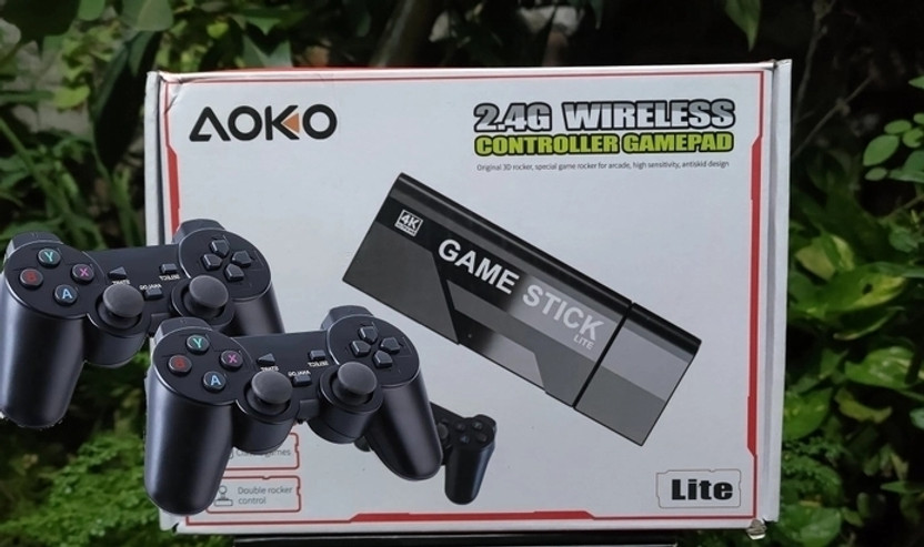 EXtreme Gamestick Lite with 21000+ Games 2 Wireless Controller 2.4g Plug & Play 64 GB with Yes(Black)