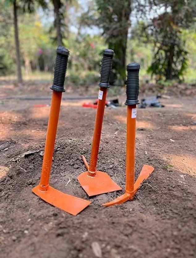 SHAHJI Gardening hoe gardening tillar gardening kudali gardening kassi cultivator Garden Tool Kit(3 Tools)