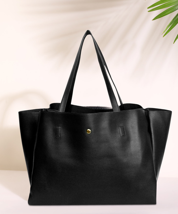 Black handbags flipkart