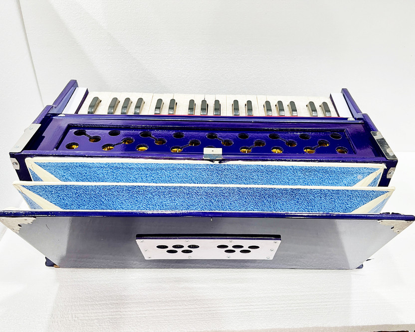 KHALSA MUSICAL Harmonium Student/Kirtan/Bhajan + 7 Stopper+ 39 Keys+ 2 Reeds (Bass- Male) 3.2 Octave Hand Pumped Harmonium(Two Fold Bellow, Bass Reed)