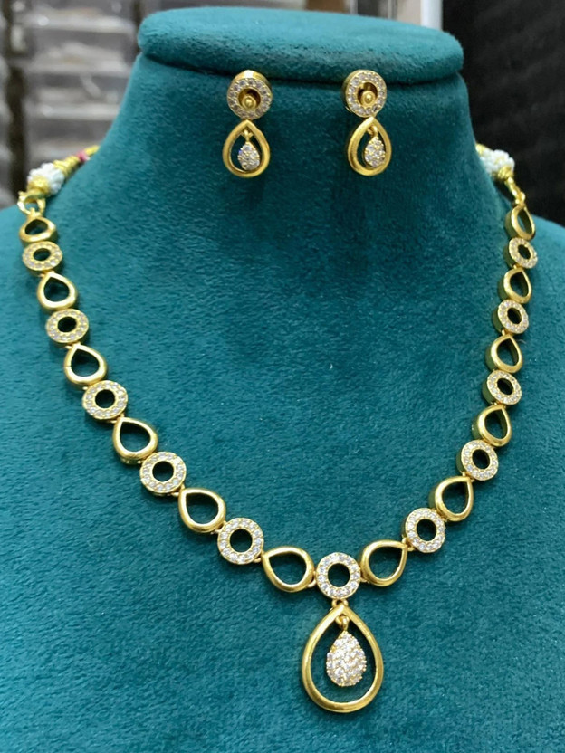 Influtive Brass, Copper Gold-plated Gold Jewellery Set(Pack of 1)