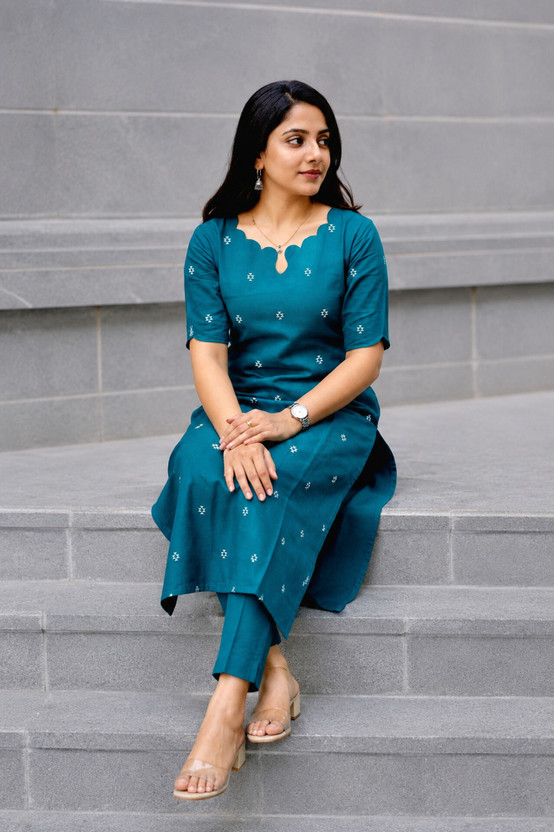Online Online Rahbar Women Self Design Straight Kurta(Light Blue) - Flipkart Deal