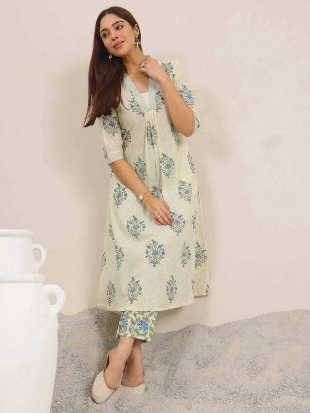 Dressar Women Printed Straight Kurta(Multicolor)
