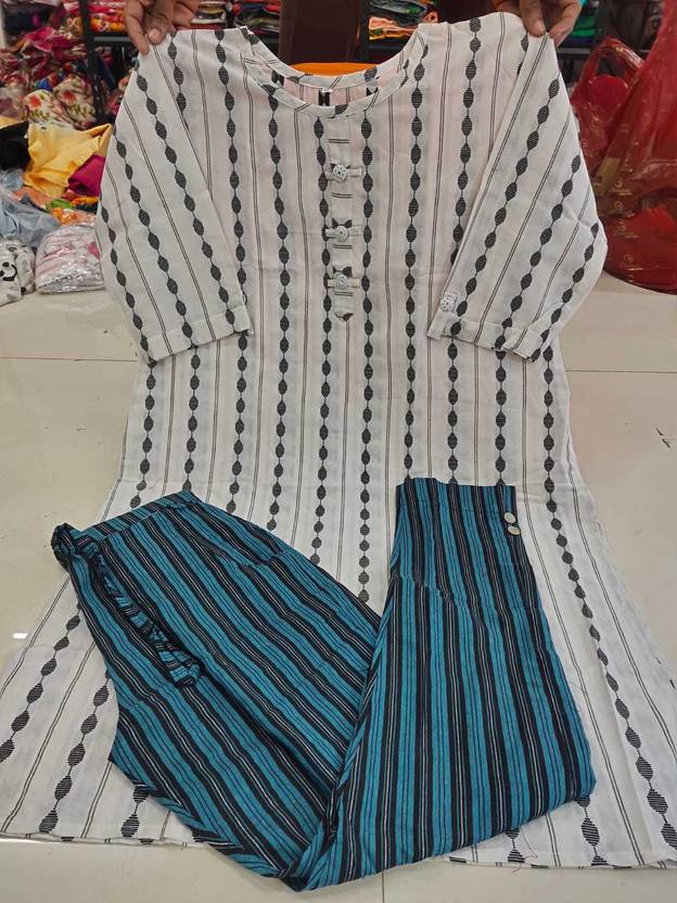 Kurtisaree Women Animal Print A-line Kurta - Buy Kurtisaree Women Animal Print A-line Kurta Online at Best Prices in India Kurtisaree Women Animal Print A-line Kurta - Buy Kurtisaree Women Animal Print A-line Kurta Online at Best Prices in India