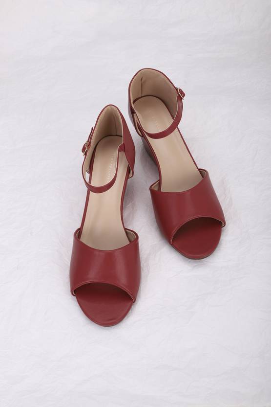Flat 70% Off On Allen Solly Women Footwears