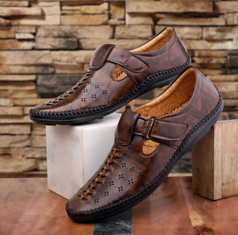 buckster Men Brown Sandals - Buy 