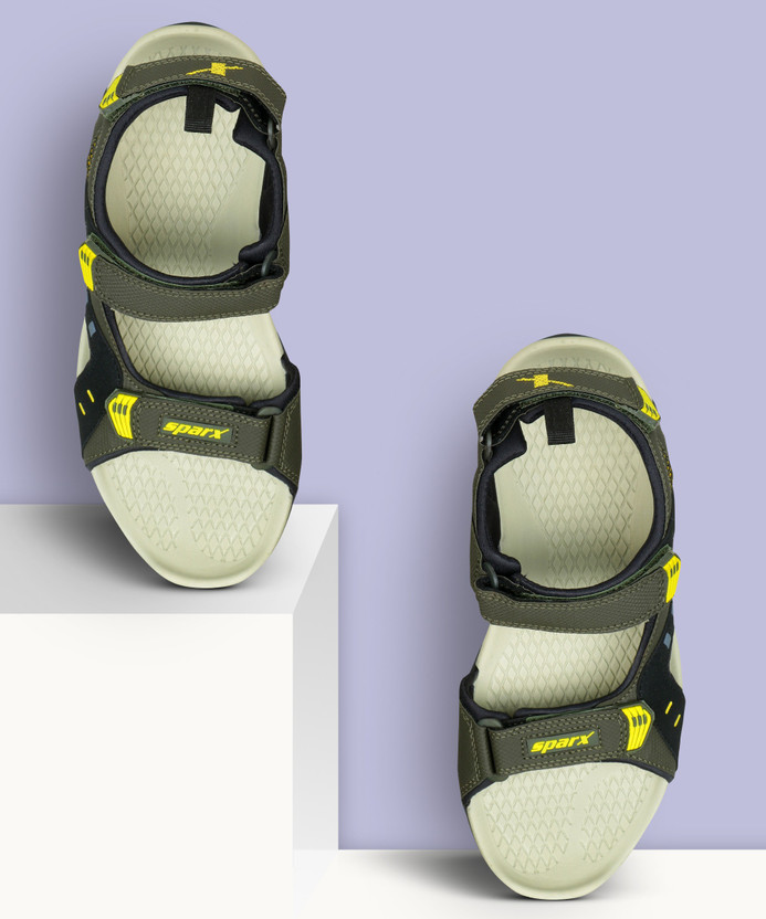 Sparx SS-485 Men Olive, Yellow Sports 