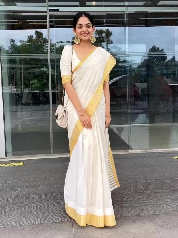 SuperLaxmi Solid/Plain, Striped Kasavu Cotton Blend Saree(White, Gold)