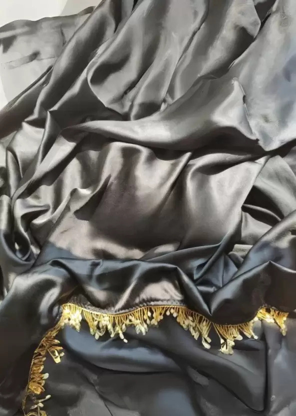 NILKNTH NILKNTH Self Design Bollywood Satin, Silk Blend Saree(Black) - Flipkart Deal