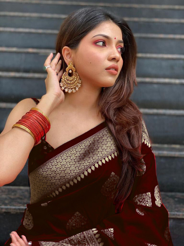AVANTIKA FASHION Woven Kanjivaram Pure Silk, Art Silk Saree(Maroon)