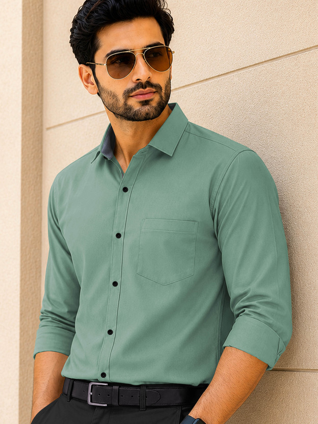 VeBNoR Men Solid Casual Light Green Shirt