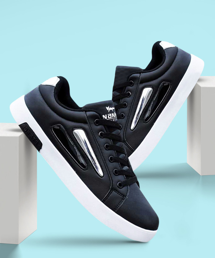 Black sneakers flipkart clearance