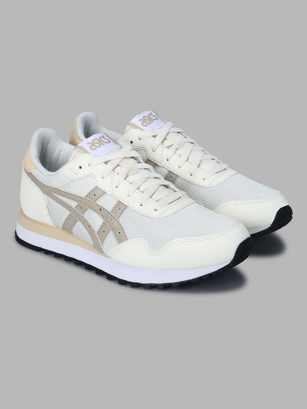 Asics TIGER RUNNER II Casual Shoes For Women(White , 9)