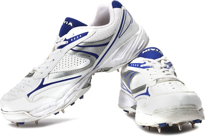 nivia lords cricket shoes