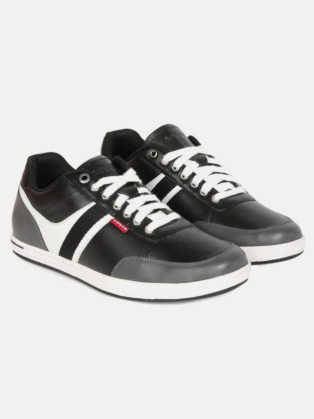 Levi’s Sneakers at Min 70% off