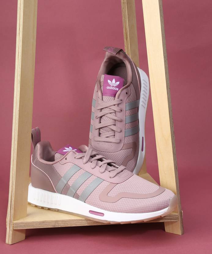 Sneakers 1