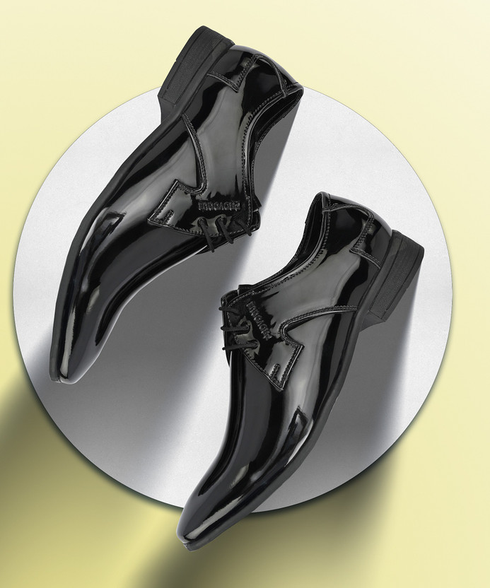 PROVOGUE Men's Black Faux Leather 