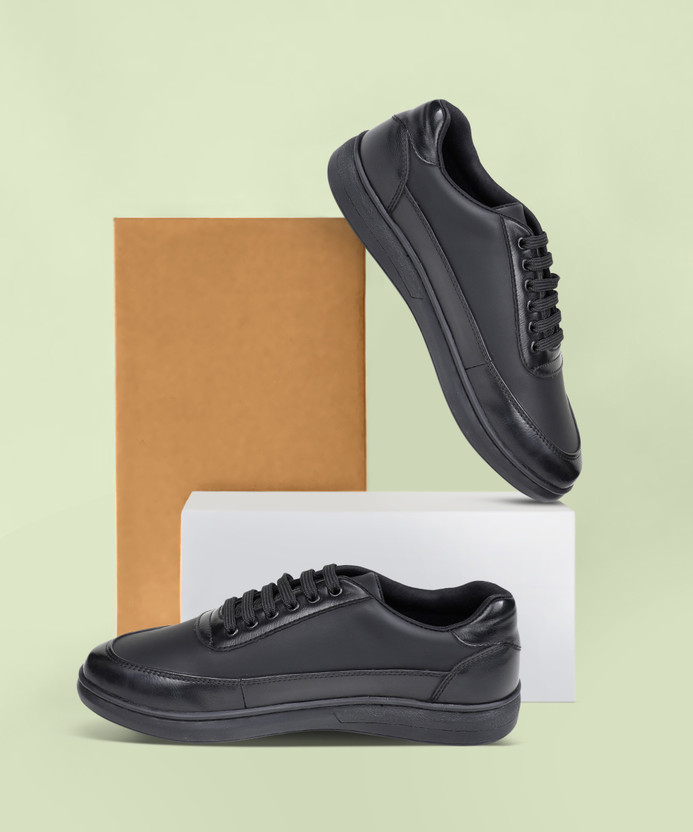 HIGHLANDER Sneakers For Men - Buy 